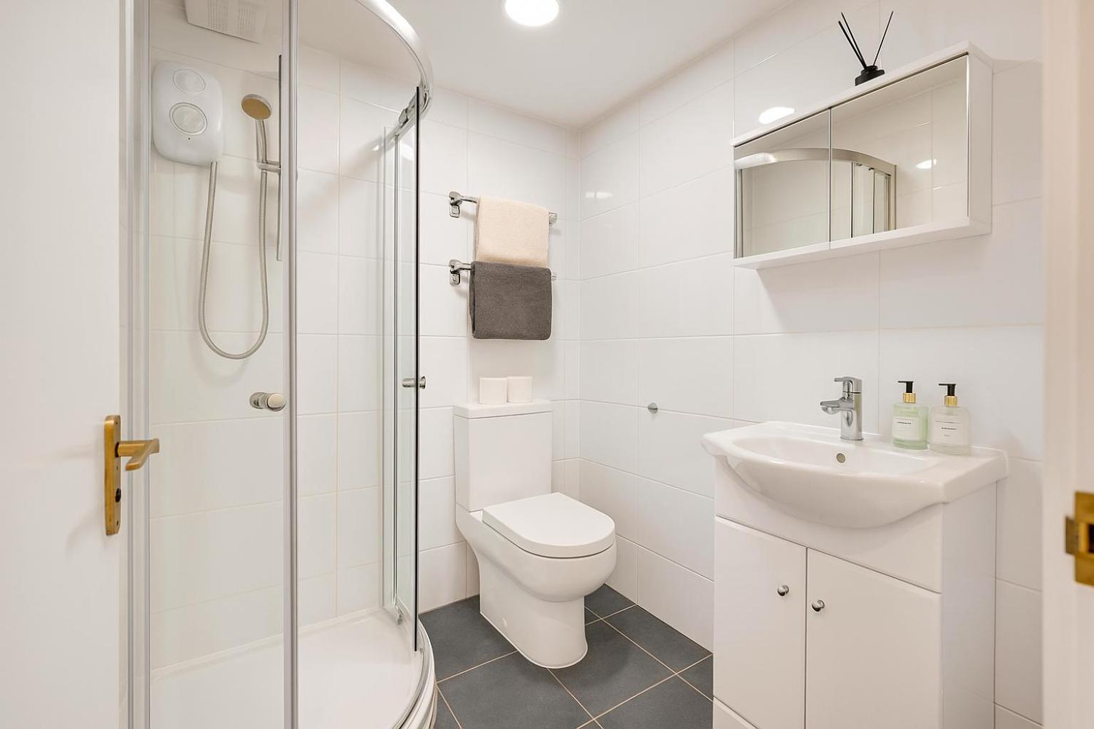 2 Bedroom Apartment Near City Centre, Uni & Parks! Cardiff Eksteriør bilde